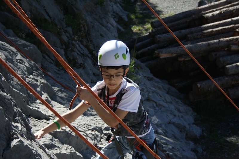 Village Camps International Summer Camp Leysin, Switzerland 2026-08-15 https://www.villagecamps.com/journals_admin/images/703-9-green climb (6).jpg